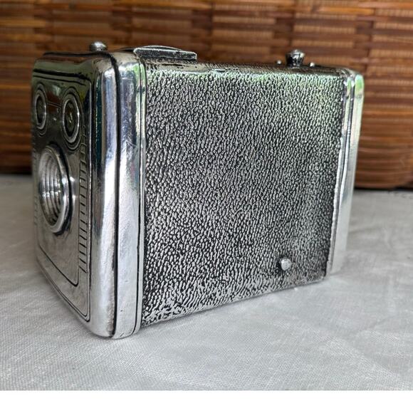 Vintage W. E. Smithe Hinged Black Velvet Lined Silver Toned Camera Trinket Box - Picture 2 of 14